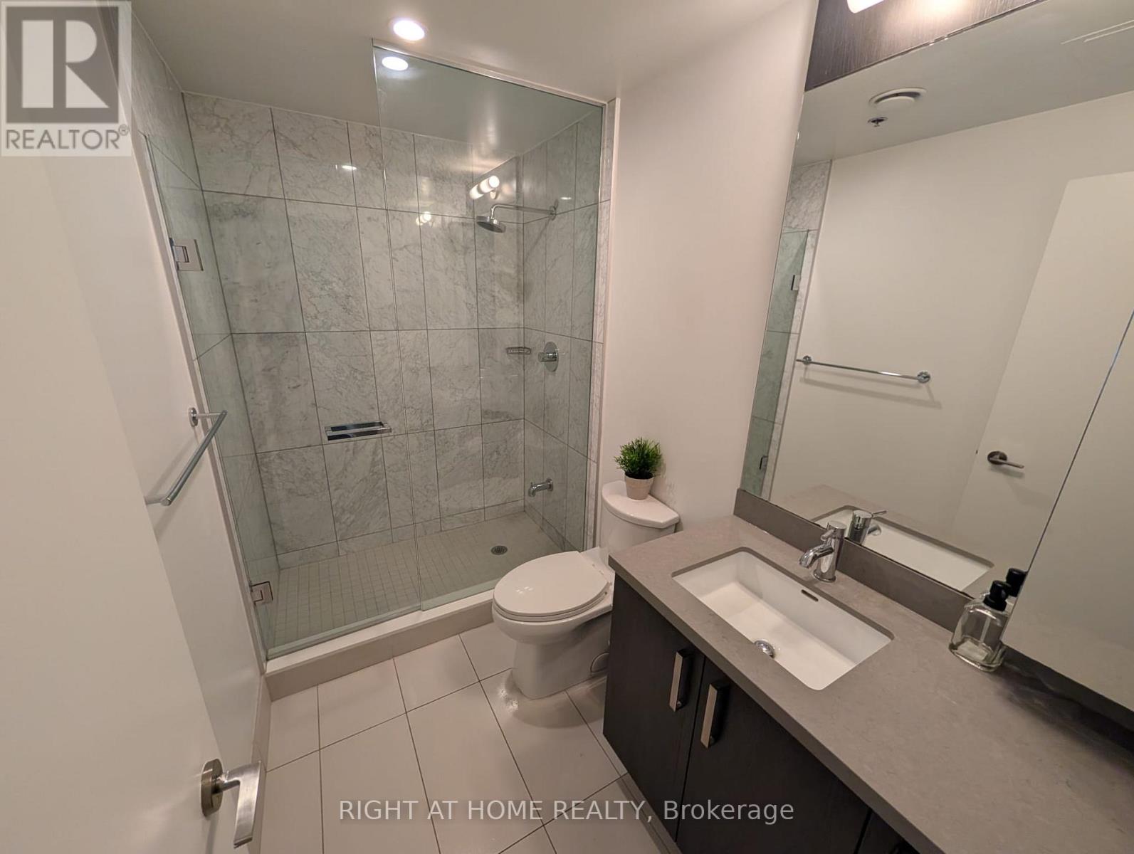 S115 - 455 Front Street E, Toronto, Ontario  M5A 0G2 - Photo 12 - C13729102