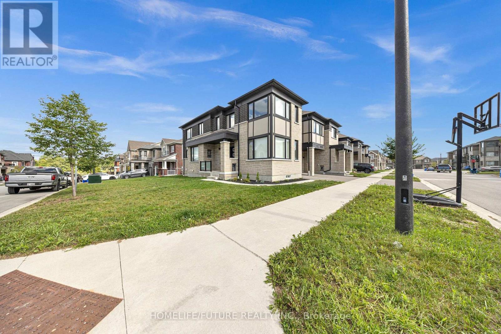 3379 Swordbill Street, Pickering, Ontario  L1X 0M9 - Photo 2 - E13729028
