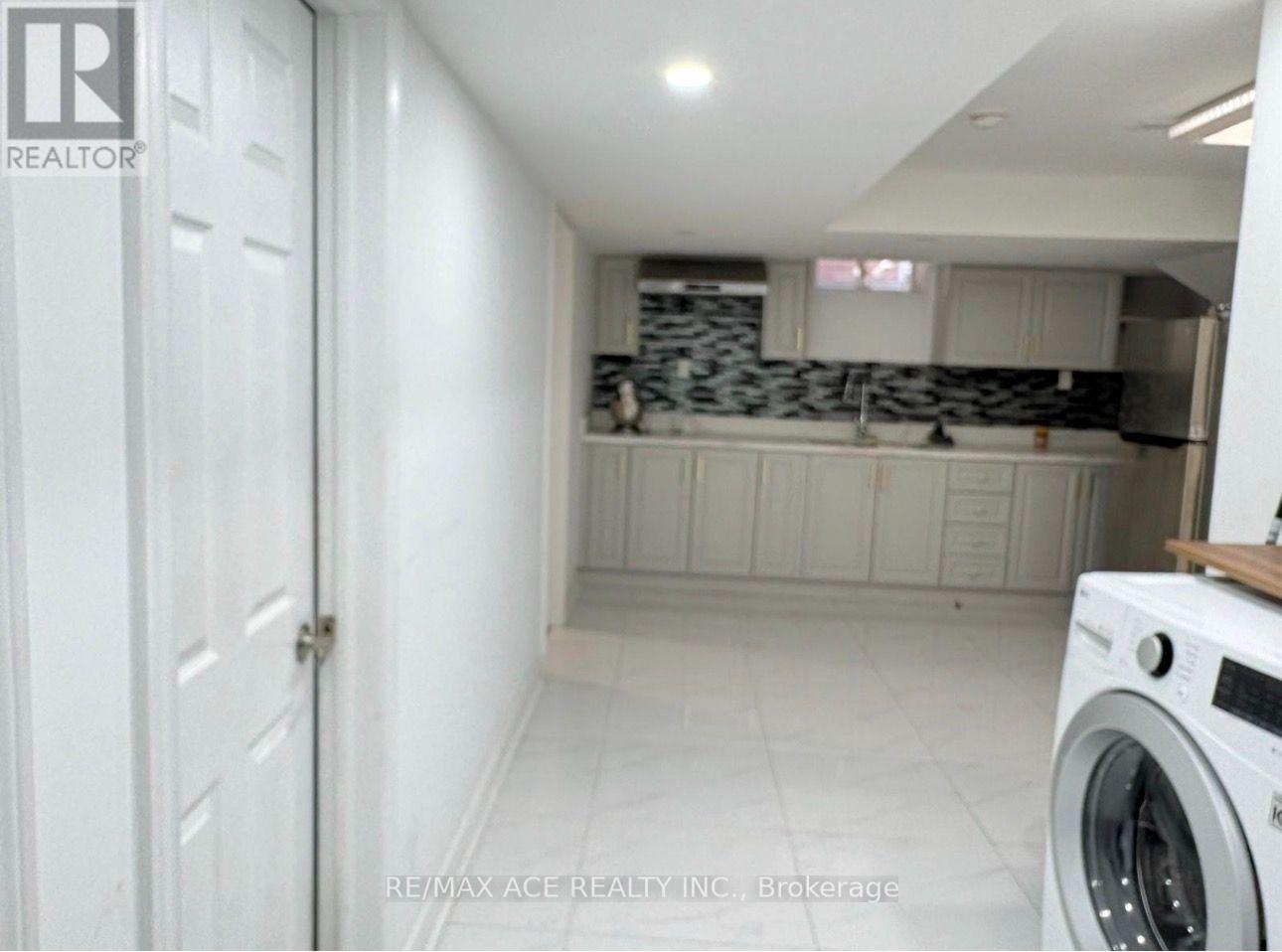 Bsmt - 1851 Parkhurst Crescent, Pickering, Ontario  L1X 0B1 - Photo 4 - E13729086