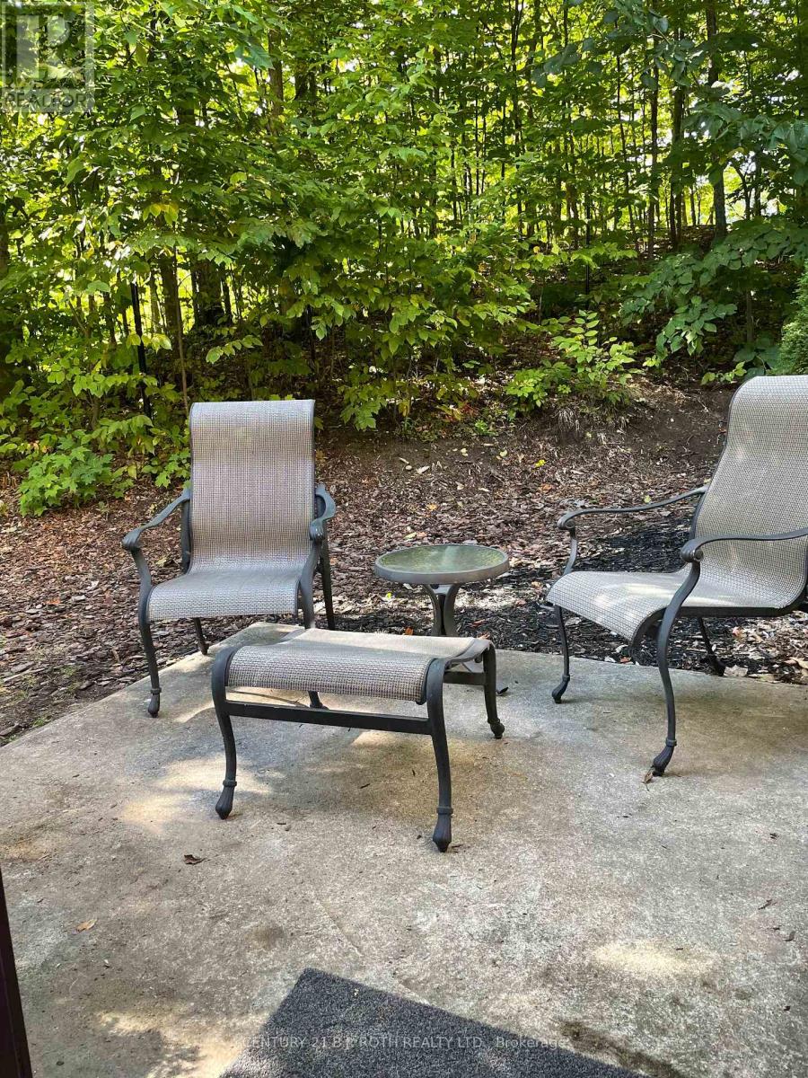 52 Pine Ridge Trail, Oro-Medonte (Horseshoe Valley), Ontario  L4M 4Y8 - Photo 2 - S13729134