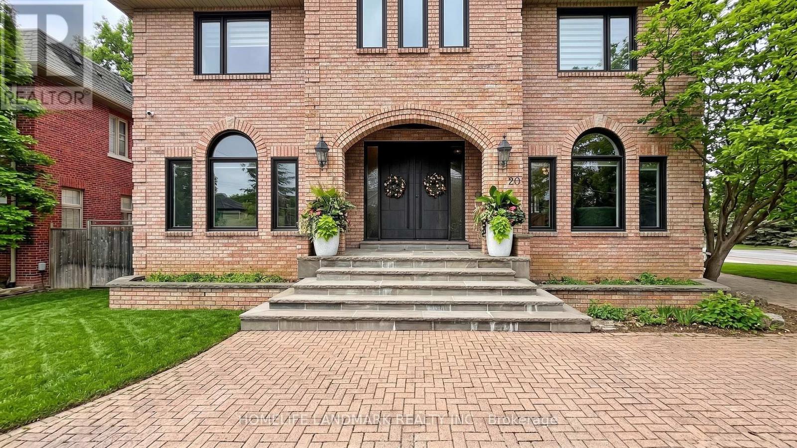 20 Blaine Drive, Toronto, Ontario  M3B 2G4 - Photo 2 - C13678874