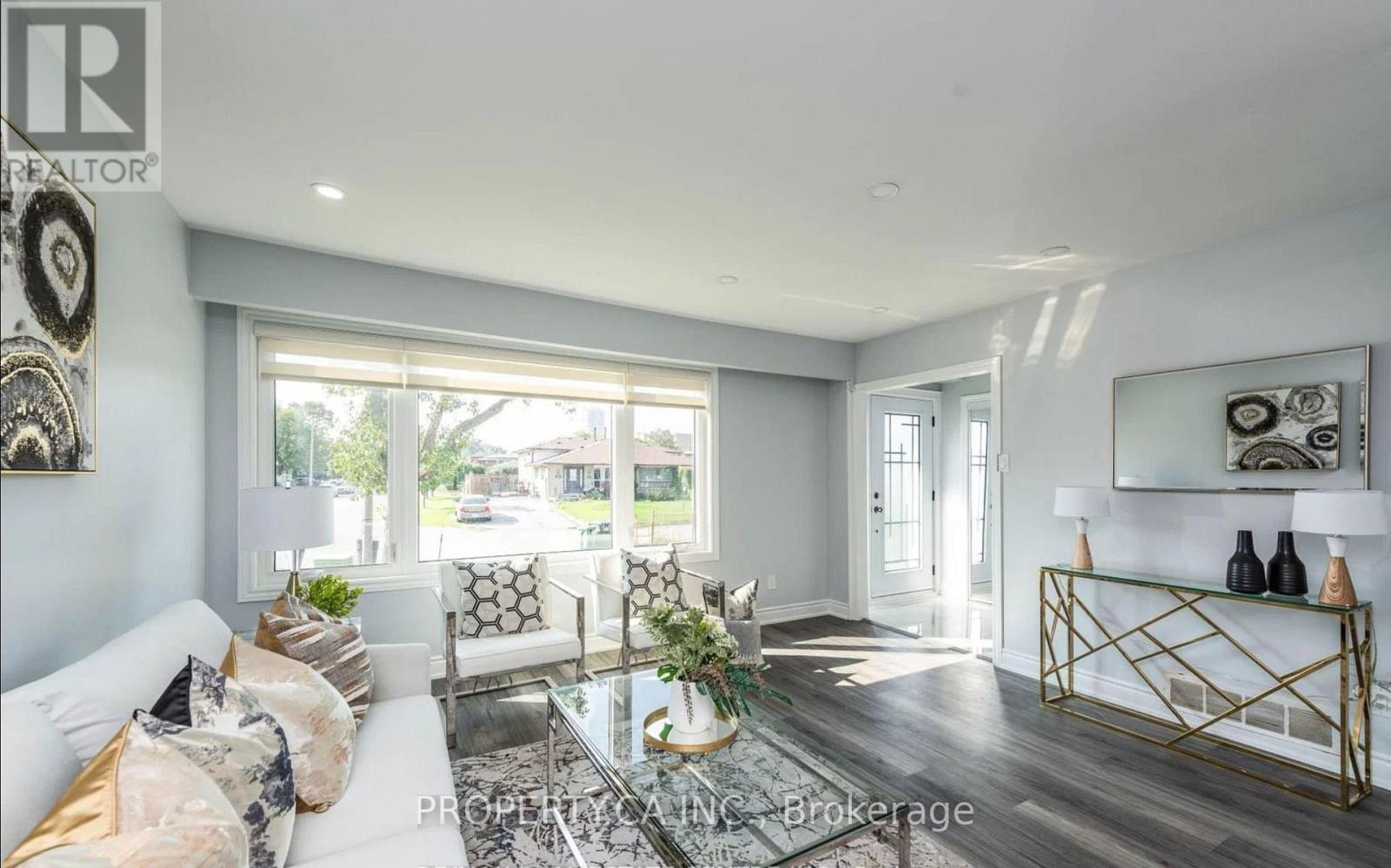 46 Wilton Drive, Brampton, Ontario  L6W 3A1 - Photo 3 - W13729006