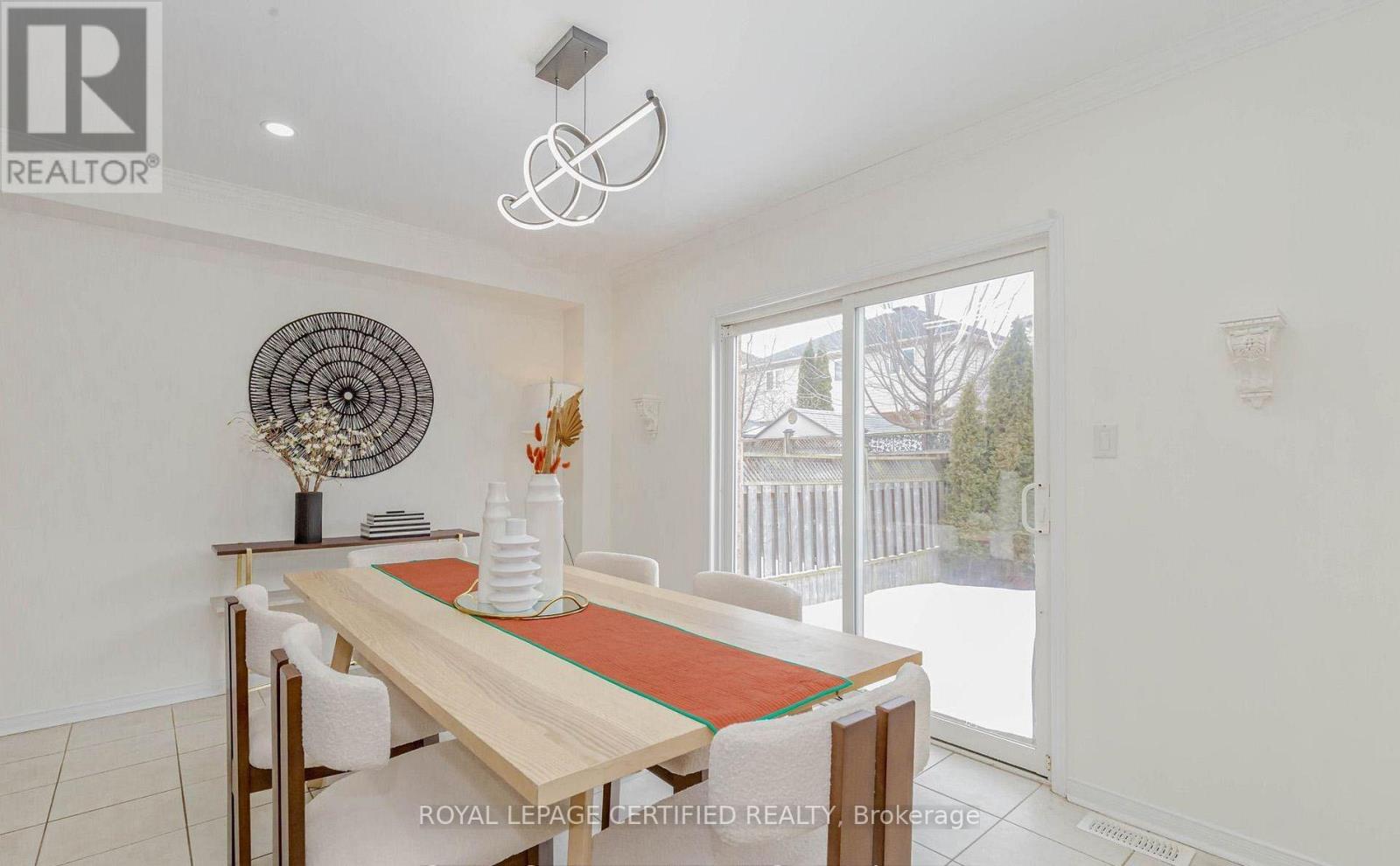 2452 Pathfinder Drive, Burlington, Ontario  L7L 6X9 - Photo 18 - W13729008