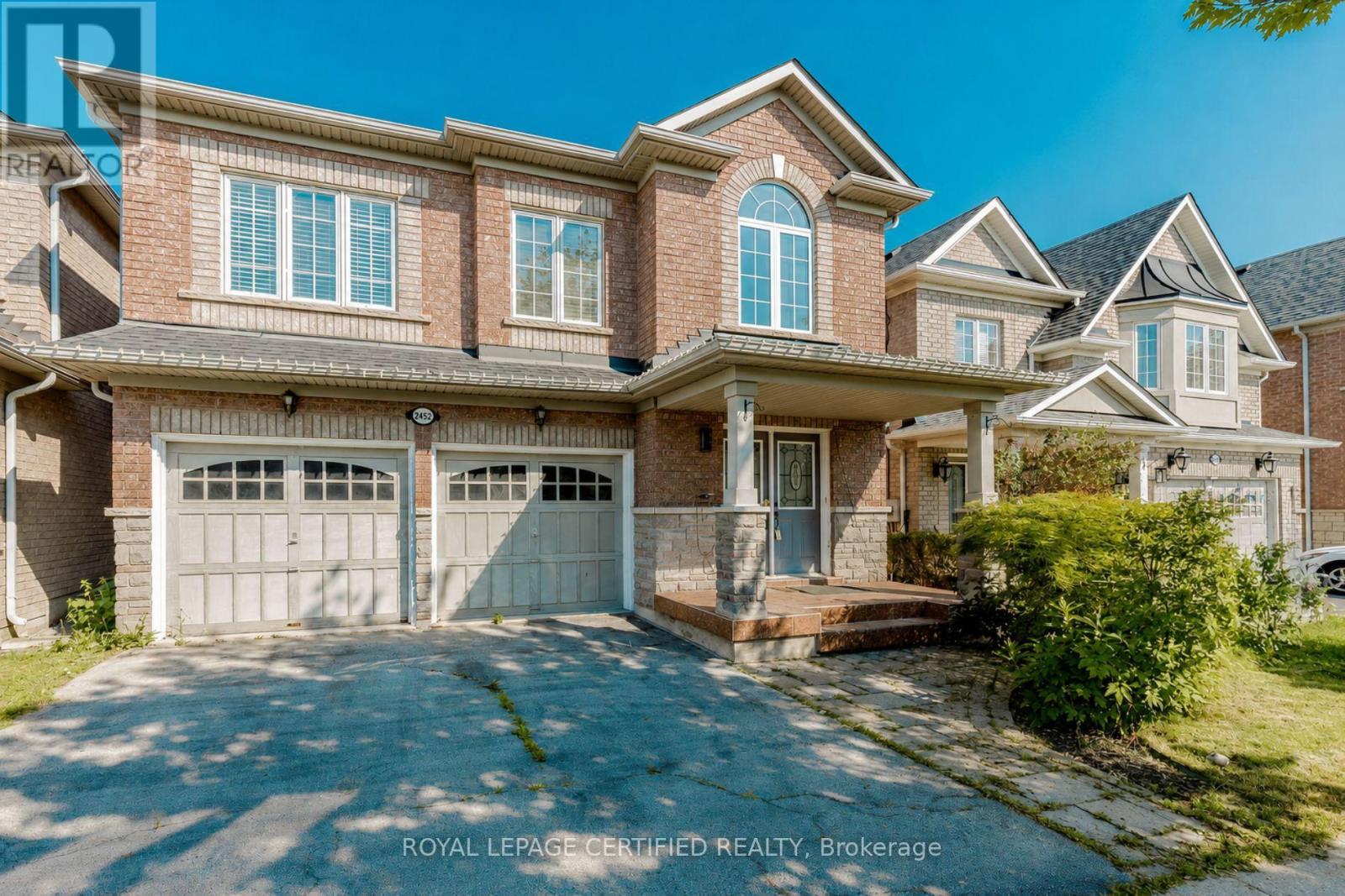 2452 Pathfinder Drive, Burlington, Ontario  L7L 6X9 - Photo 2 - W13729008