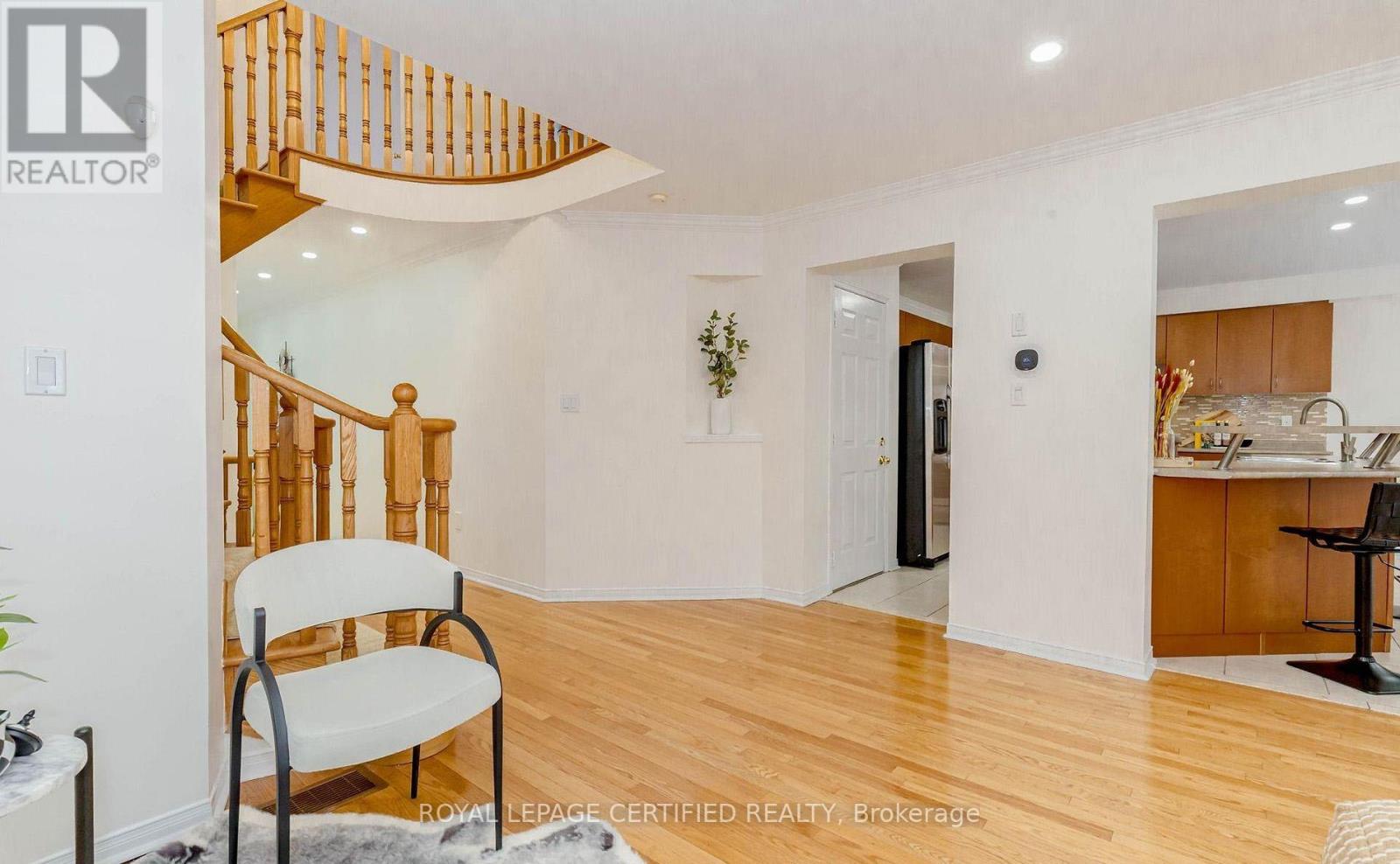 2452 Pathfinder Drive, Burlington, Ontario  L7L 6X9 - Photo 9 - W13729008