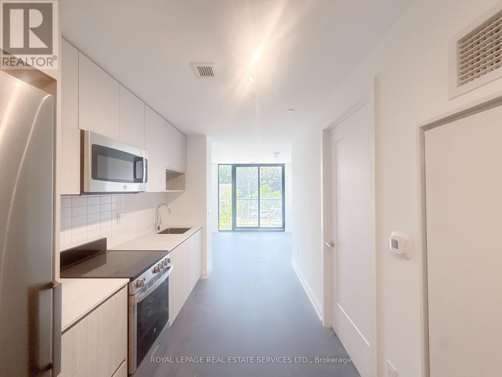 105 Upper - 799 The Queensway, Toronto, Ontario  M8Z 0H3 - Photo 2 - W13729046