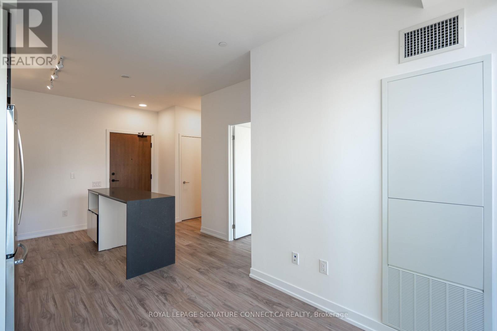 409 - 4065 Confederation Parkway, Mississauga, Ontario  L5B 0L4 - Photo 5 - W13729058