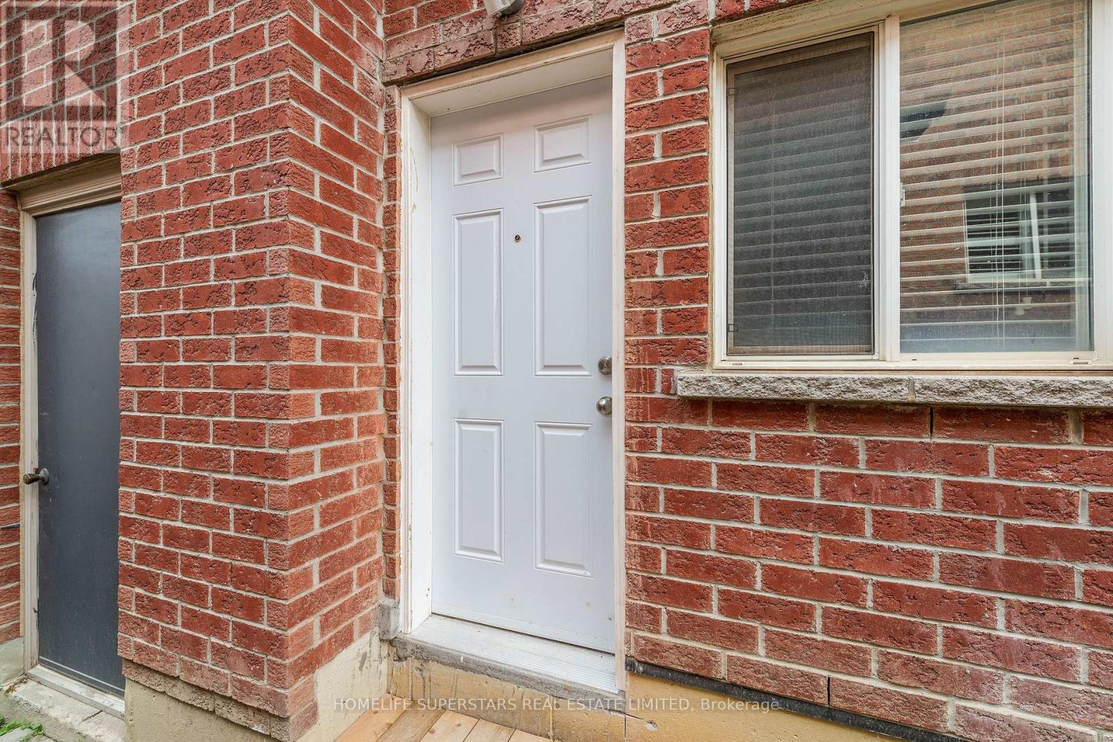 20 Mactier Road, Brampton, Ontario  L6P 1N9 - Photo 2 - W13729094