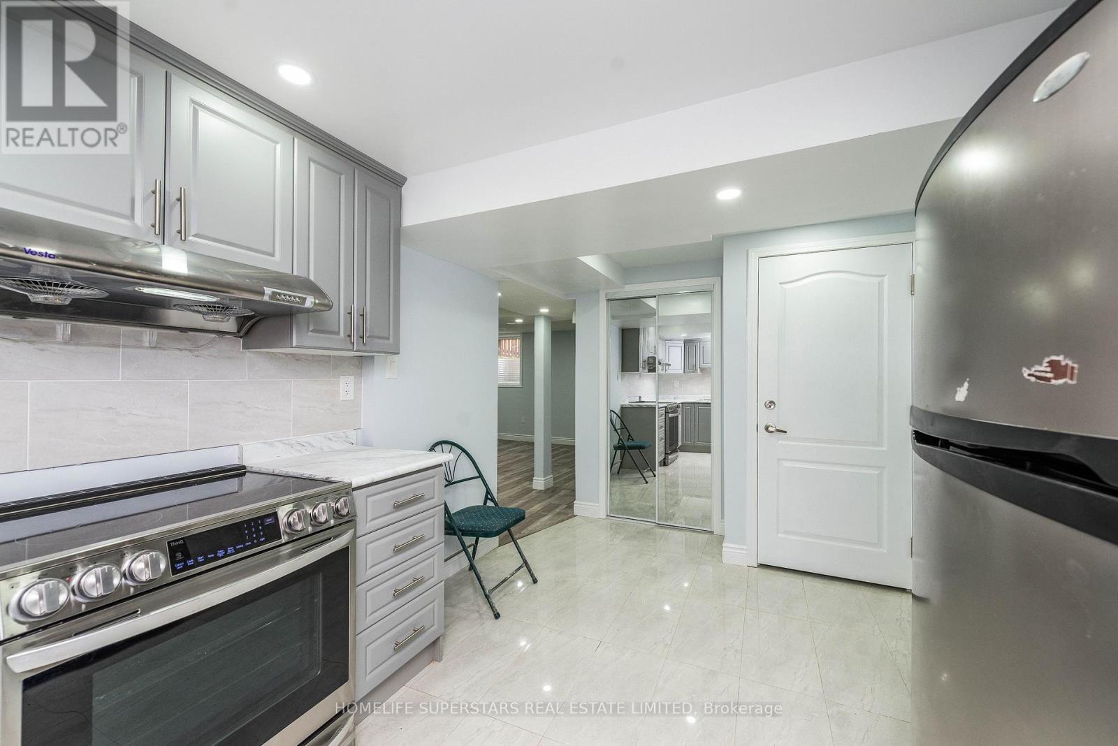 20 Mactier Road, Brampton, Ontario  L6P 1N9 - Photo 7 - W13729094