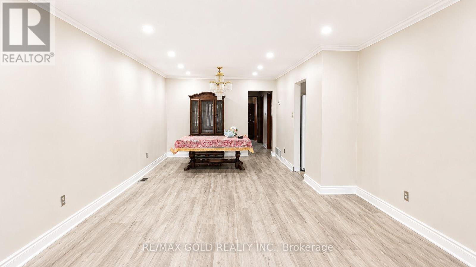 7383 Manion Road, Mississauga, Ontario  L4T 2K8 - Photo 5 - W13729152
