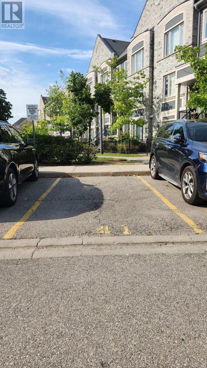 406 - 3055 Thomas Street, Mississauga, Ontario  L5M 0M4 - Photo 2 - W13729170