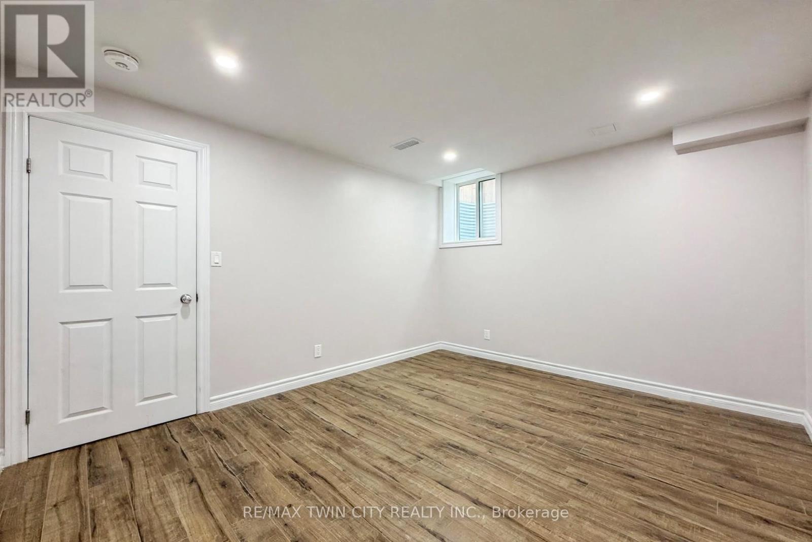 53 Creek Ridge Street, Kitchener, Ontario  N2R 0B6 - Photo 10 - X13729122