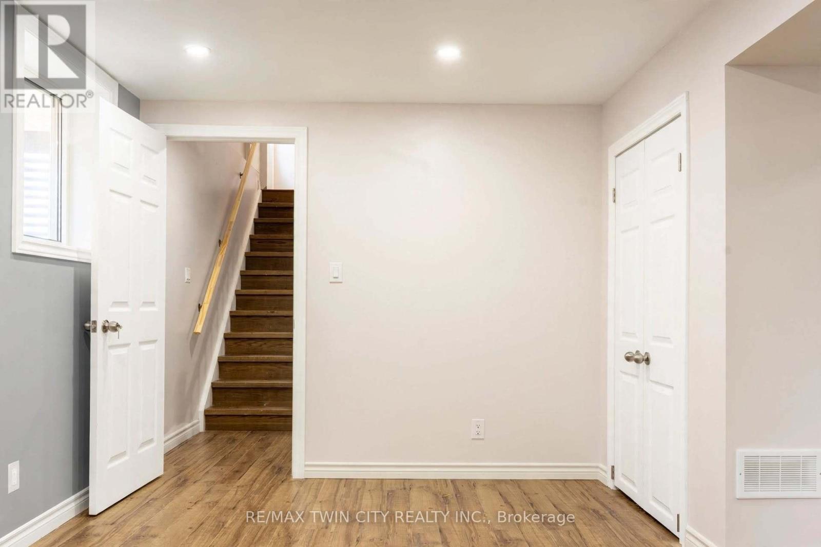 53 Creek Ridge Street, Kitchener, Ontario  N2R 0B6 - Photo 3 - X13729122