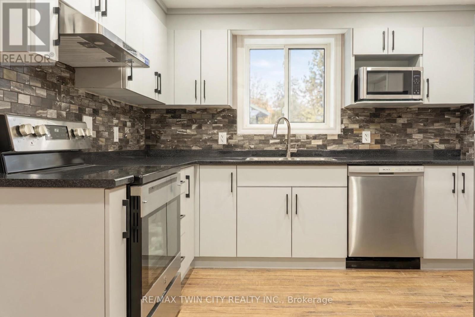 53 Creek Ridge Street, Kitchener, Ontario  N2R 0B6 - Photo 6 - X13729122