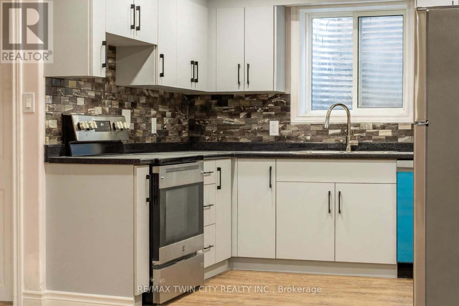 53 Creek Ridge Street, Kitchener, Ontario  N2R 0B6 - Photo 7 - X13729122