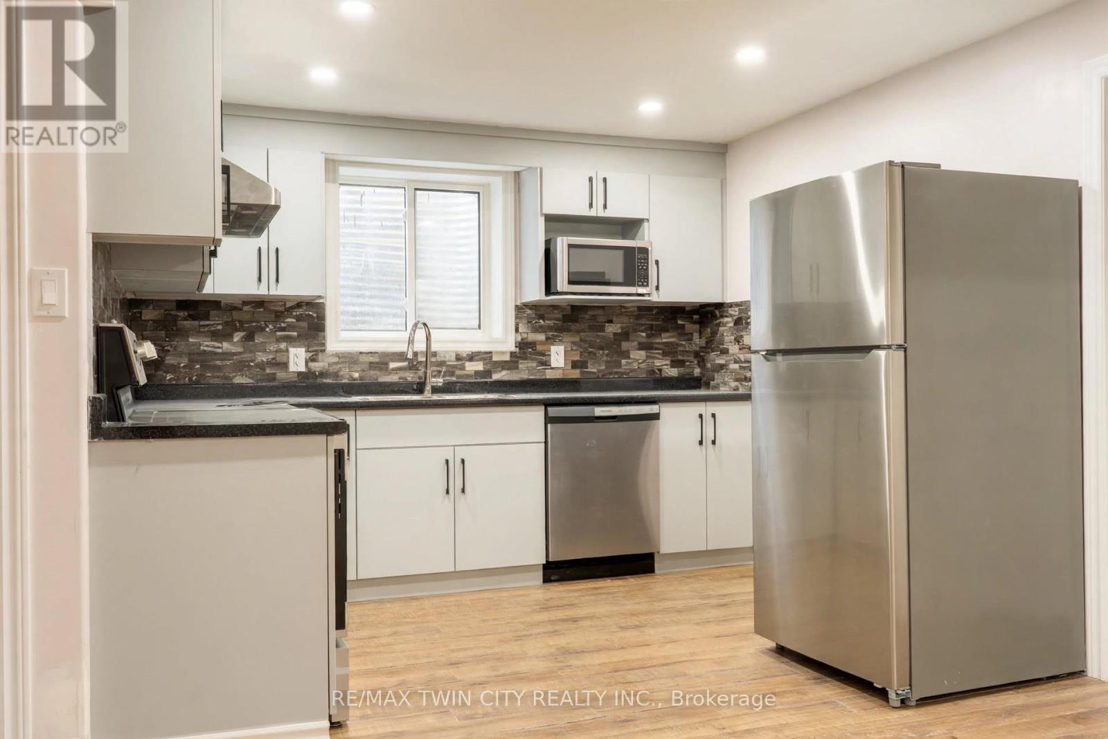 53 Creek Ridge Street, Kitchener, Ontario  N2R 0B6 - Photo 8 - X13729122