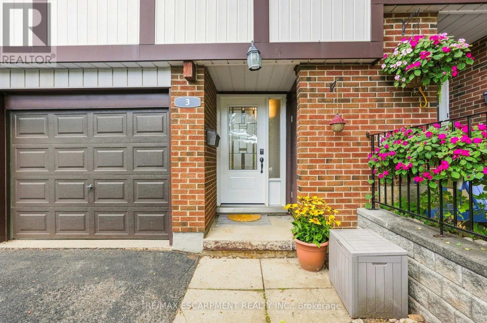 33 - 3 Burdock Lane, Hamilton, Ontario  L9H 6E9 - Photo 2 - X13729162