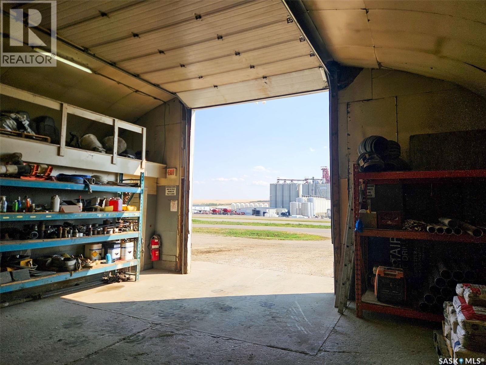 2315 North Service Road W, Swift Current, Saskatchewan  S9H 5L2 - Photo 4 - SK047104