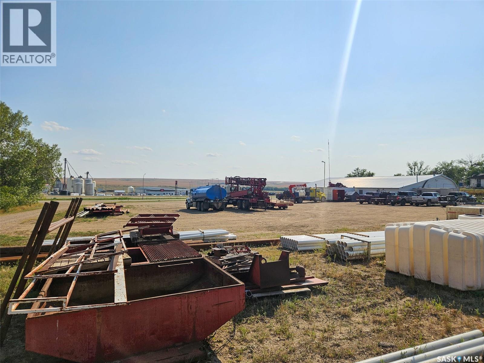 2315 North Service Road W, Swift Current, Saskatchewan  S9H 5L2 - Photo 8 - SK047104