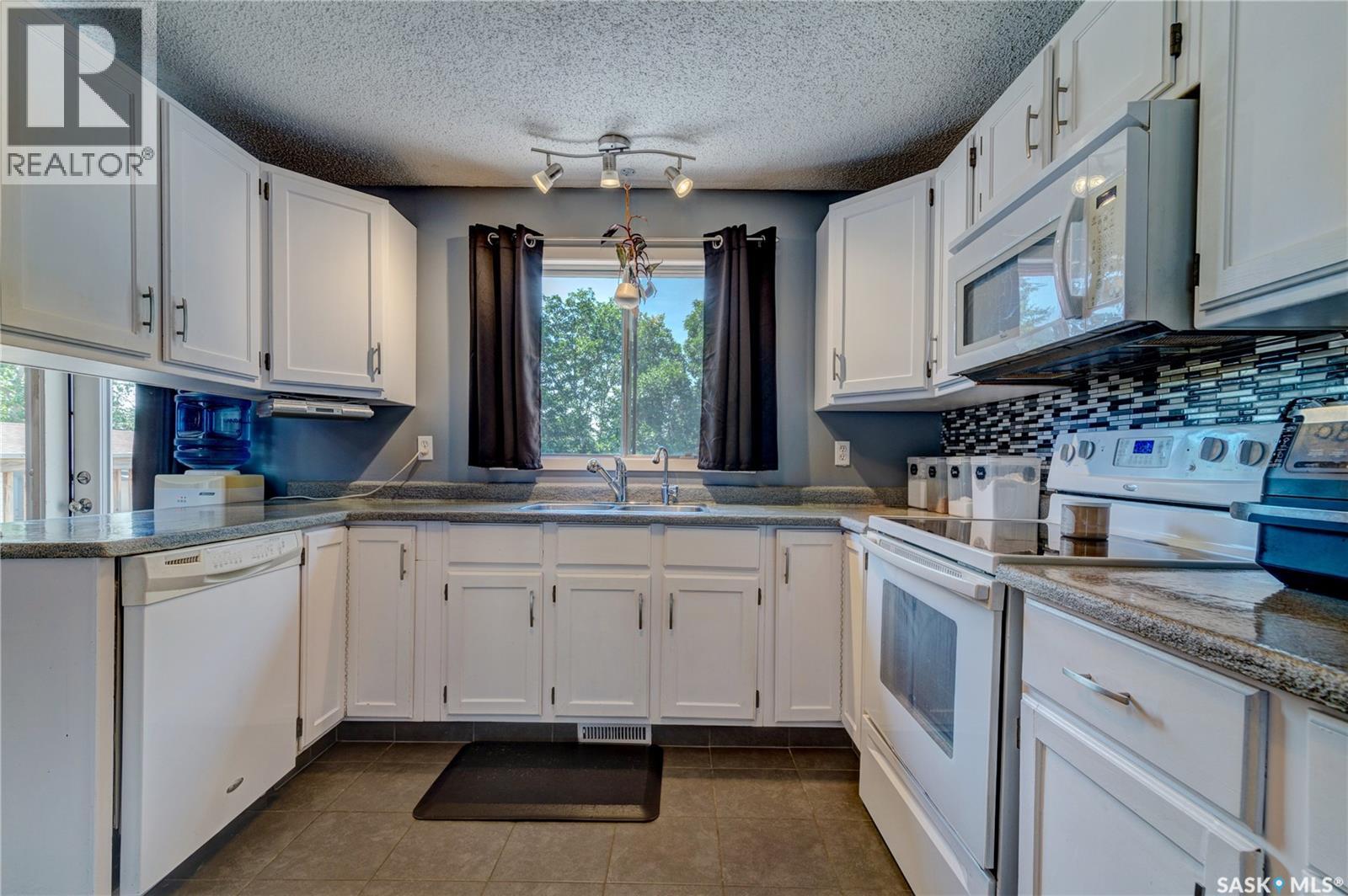 1210 Flexman Crescent, Regina, Saskatchewan  S4X 3A7 - Photo 7 - SK046915