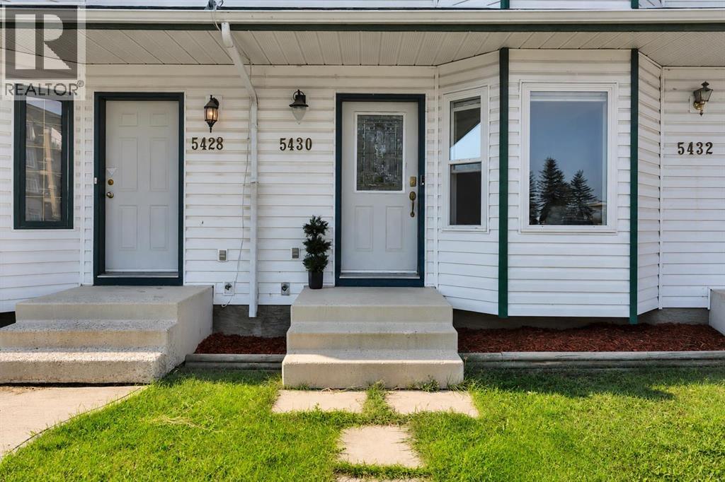 5430 45 Street, Lacombe, Alberta  T4L 1H1 - Photo 1 - A2341198