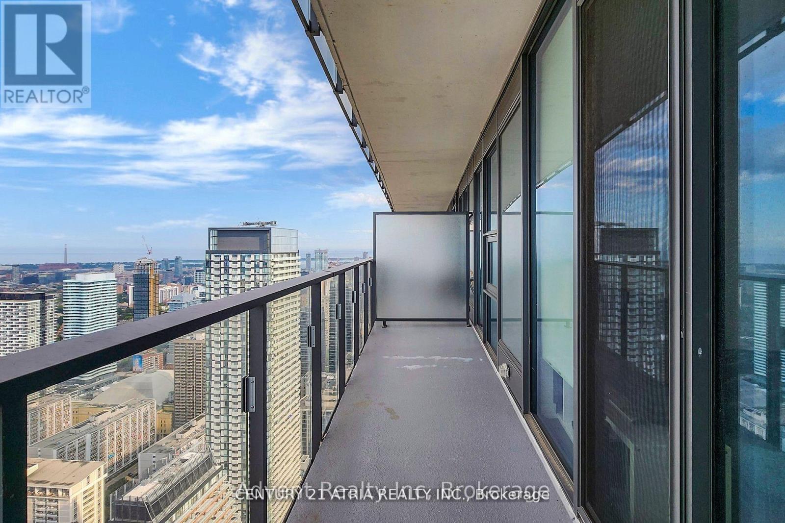 5213 - 11 Wellesley Street W, Toronto, Ontario  M4Y 1E8 - Photo 22 - C13728984