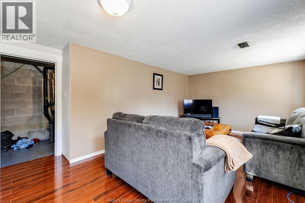 24 Donald, Leamington, Ontario  N8H 4J3 - Photo 21 - 26021216