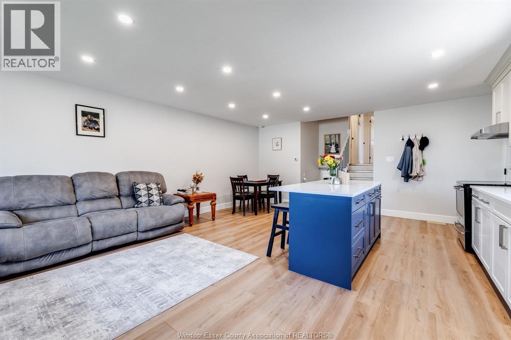 24 Donald, Leamington, Ontario  N8H 4J3 - Photo 3 - 26021216
