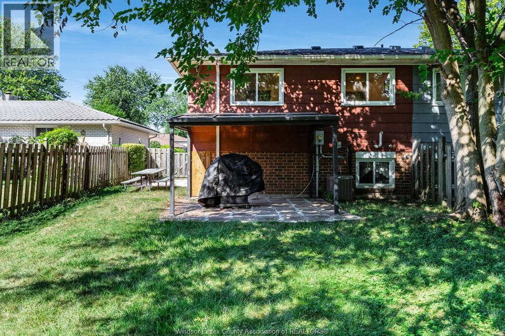 24 Donald, Leamington, Ontario  N8H 4J3 - Photo 32 - 26021216