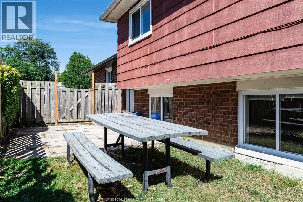 24 Donald, Leamington, Ontario  N8H 4J3 - Photo 34 - 26021216