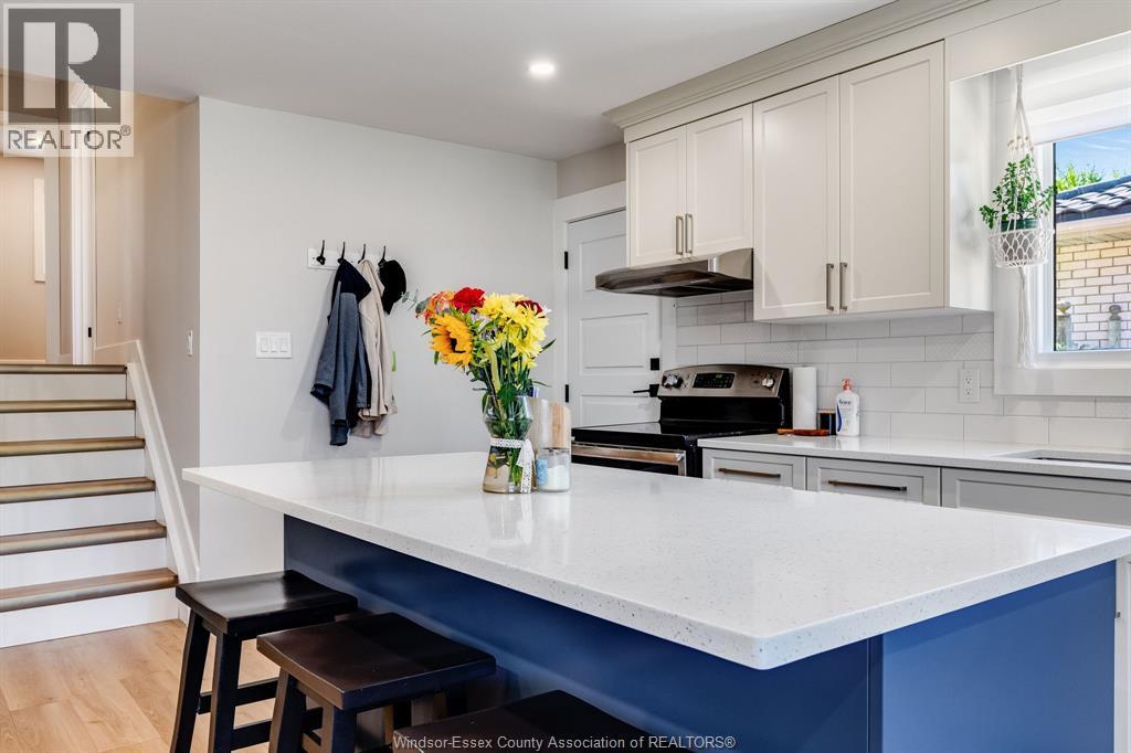 24 Donald, Leamington, Ontario  N8H 4J3 - Photo 7 - 26021216