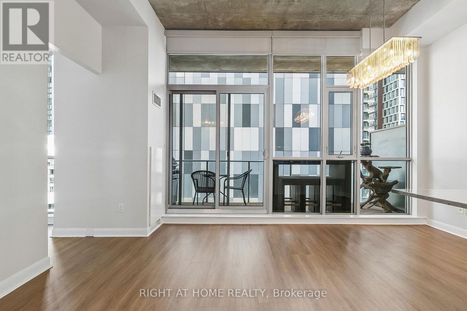 1606 - 375 King Street W, Toronto, Ontario  M5V 1K5 - Photo 3 - C13729180