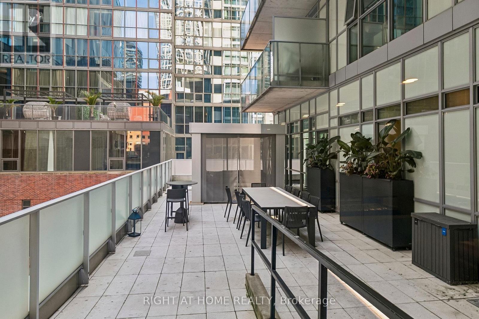 1606 - 375 King Street W, Toronto, Ontario  M5V 1K5 - Photo 32 - C13729180