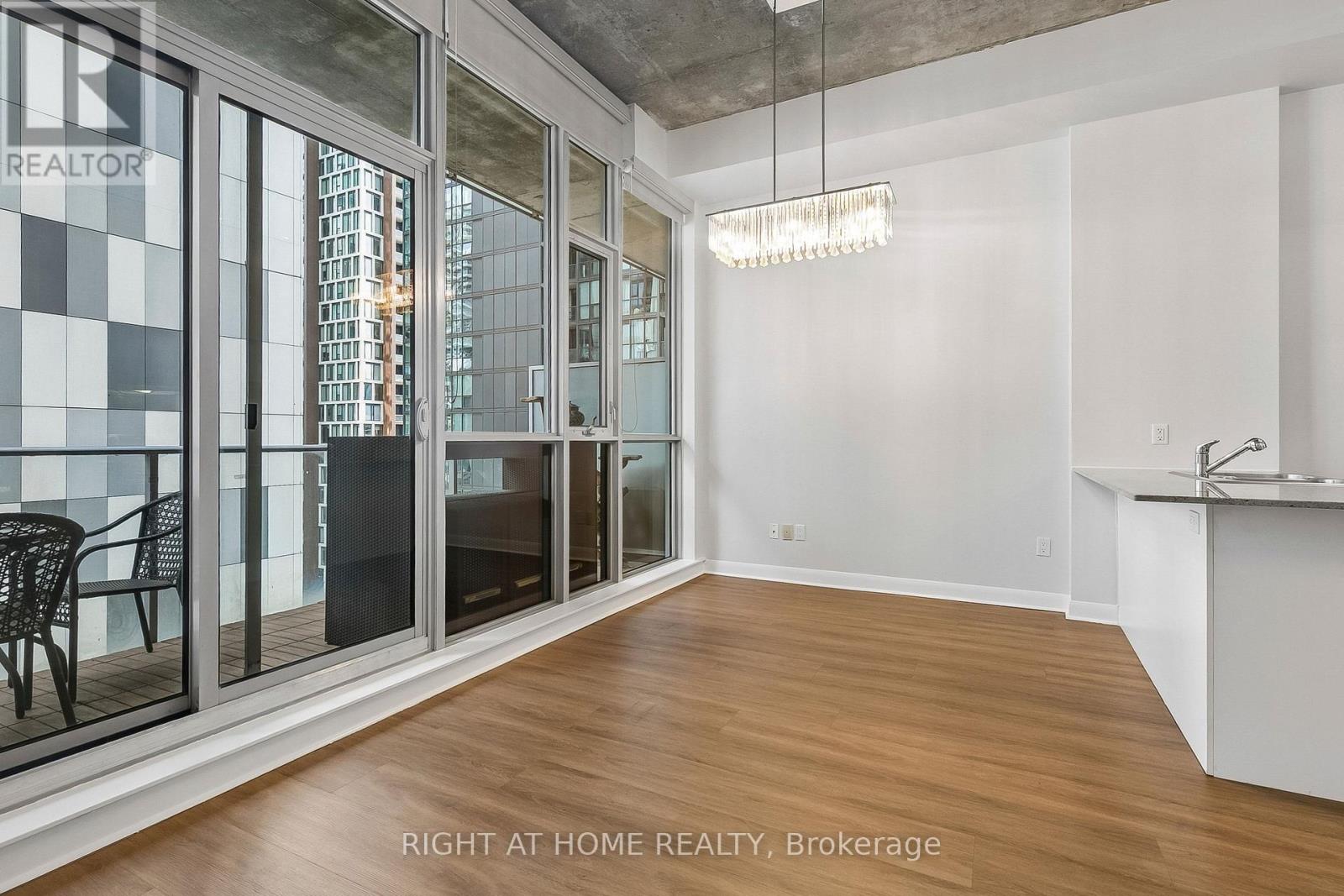1606 - 375 King Street W, Toronto, Ontario  M5V 1K5 - Photo 9 - C13729180