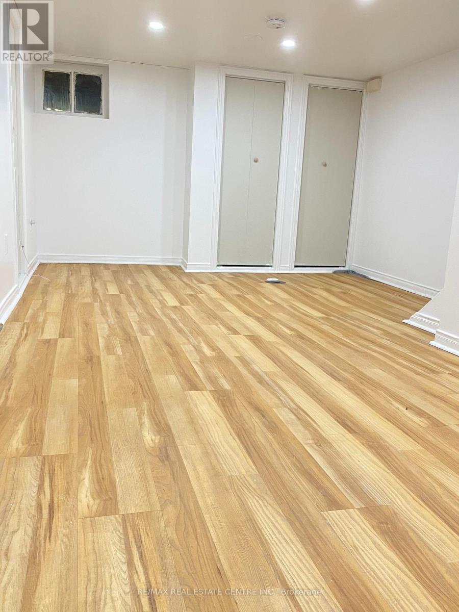 Lower - 472 Lansdowne Avenue, Toronto, Ontario  M6H 3Y3 - Photo 14 - C13729214