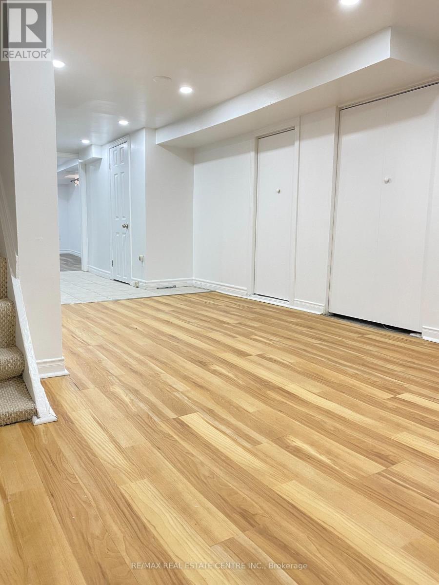 Lower - 472 Lansdowne Avenue, Toronto, Ontario  M6H 3Y3 - Photo 15 - C13729214