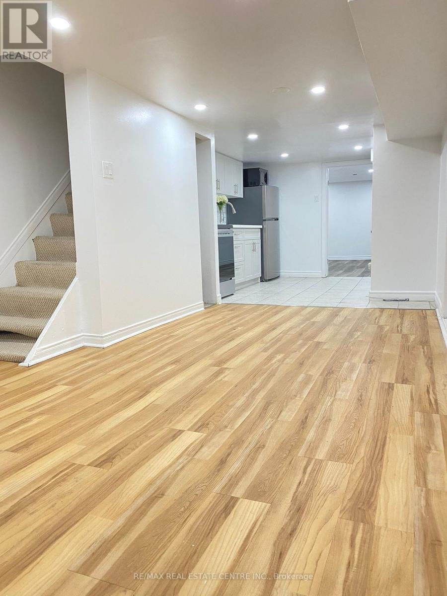 Lower - 472 Lansdowne Avenue, Toronto, Ontario  M6H 3Y3 - Photo 17 - C13729214