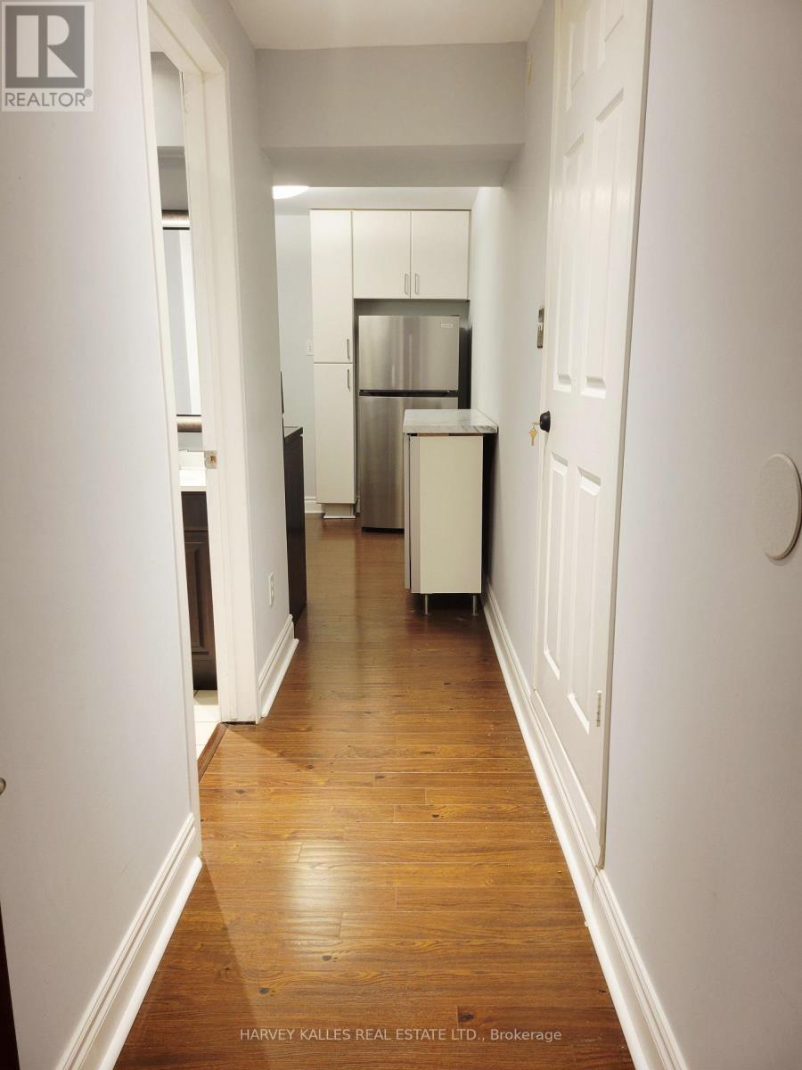 Lower - 85 Lanark Avenue, Toronto, Ontario  M6E 2G3 - Photo 4 - C13729216