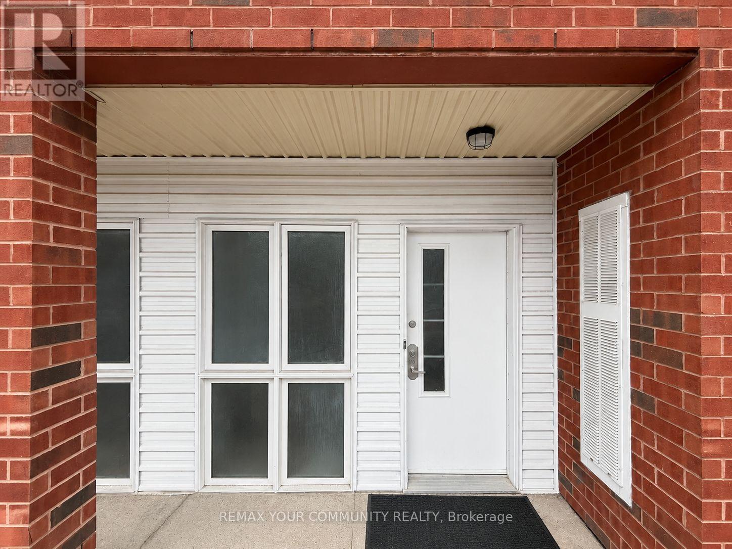 102 - 1 Center Street W, Richmond Hill, Ontario  L4C 3P3 - Photo 2 - N13729190