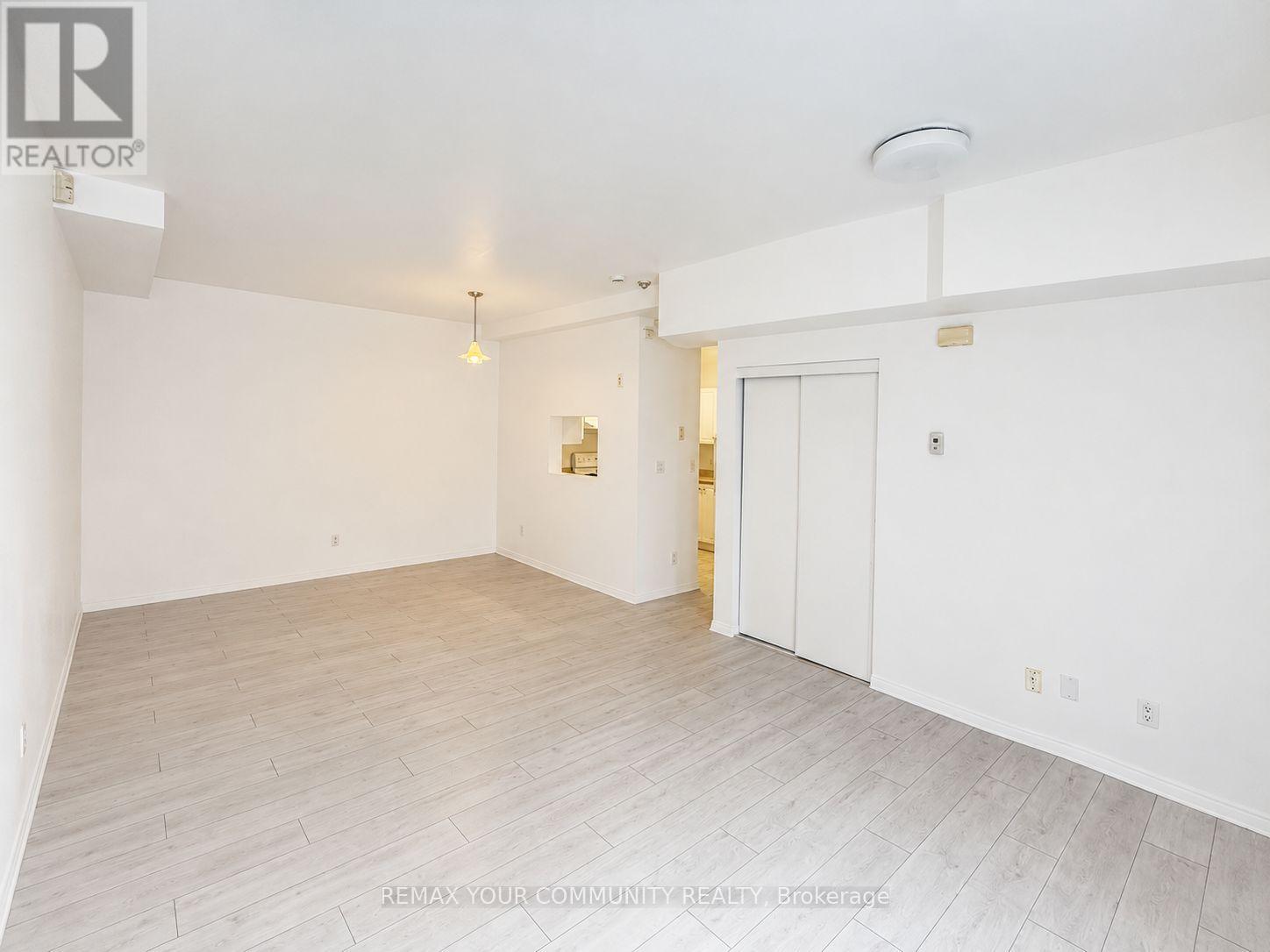 102 - 1 Center Street W, Richmond Hill, Ontario  L4C 3P3 - Photo 6 - N13729190