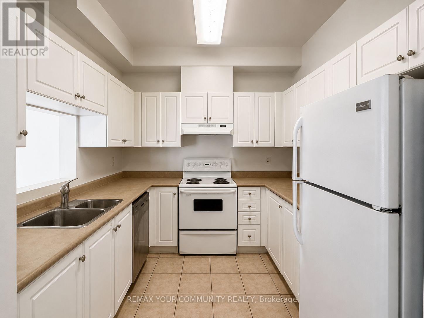 102 - 1 Center Street W, Richmond Hill, Ontario  L4C 3P3 - Photo 7 - N13729190