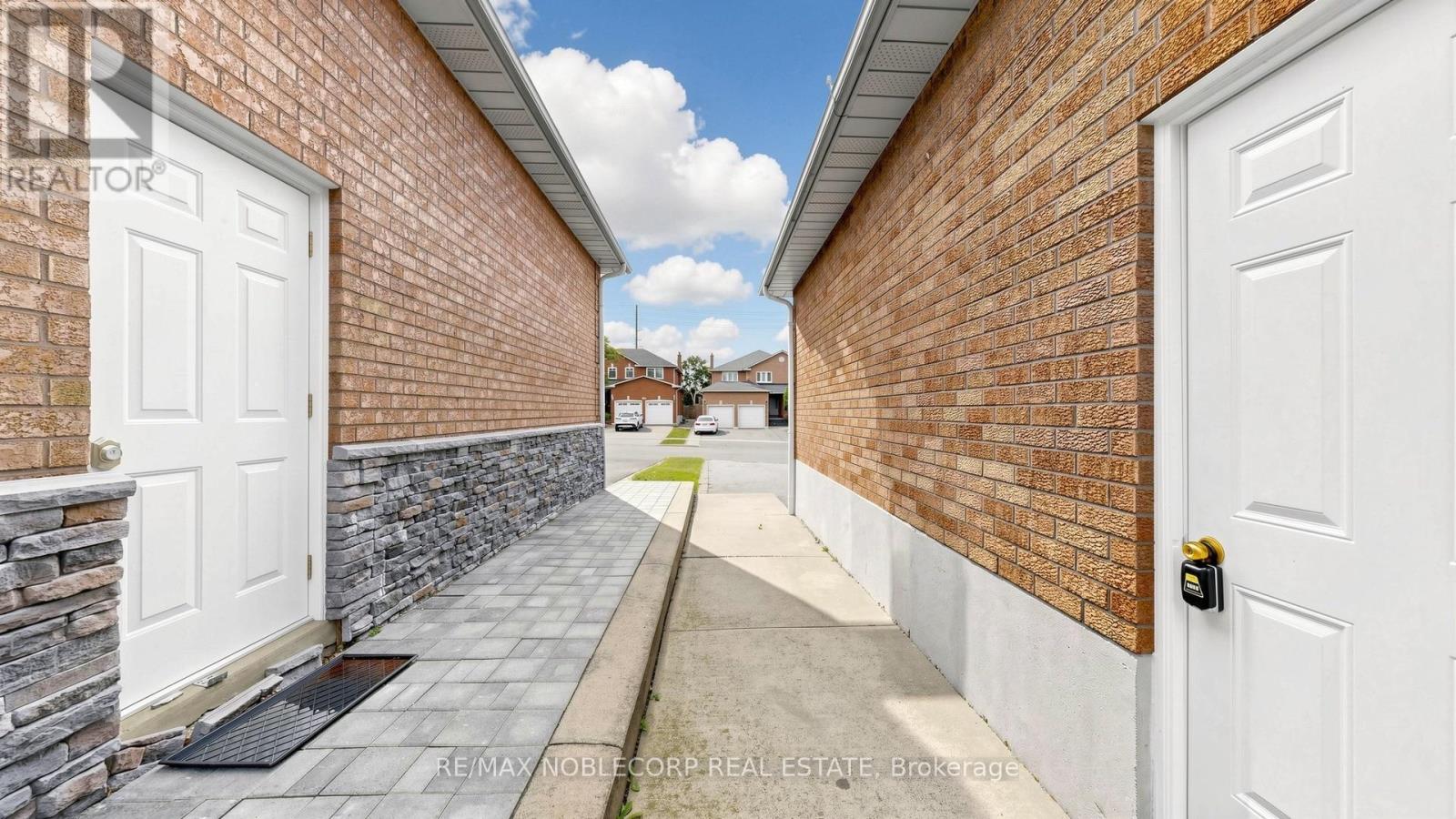 Lower - 103 Longhouse Street, Vaughan, Ontario  L4L 8E7 - Photo 22 - N13729202