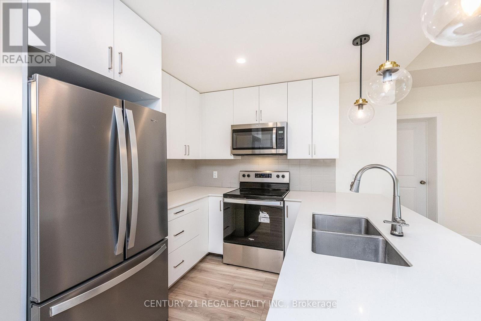 Unit 205 - 121 Mary Street, Clearview, Ontario  L0M 1G0 - Photo 11 - S13729212