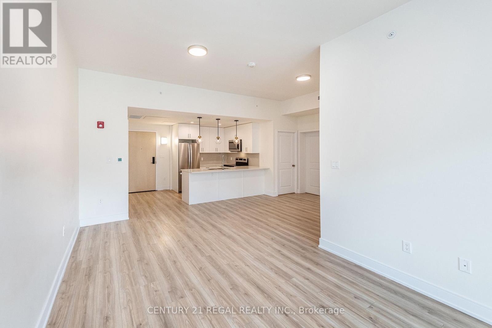 Unit 205 - 121 Mary Street, Clearview, Ontario  L0M 1G0 - Photo 15 - S13729212