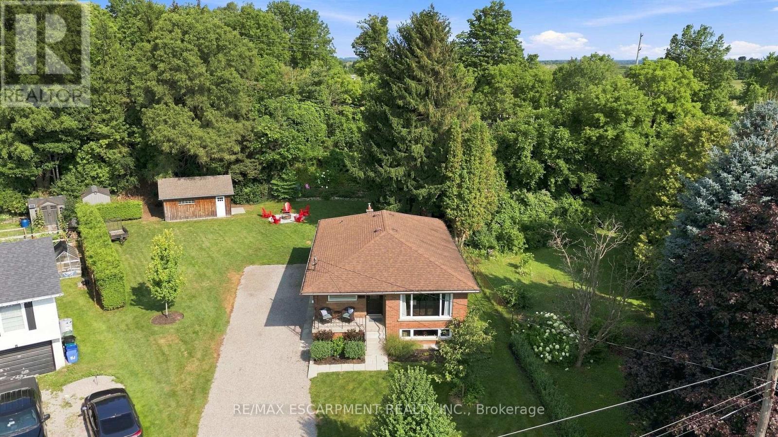10 TAYLOR CRESCENT, Hamilton, Ontario