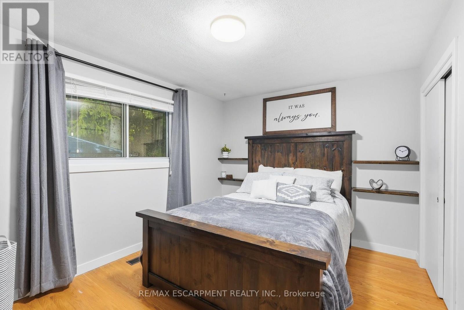 10 Taylor Crescent, Hamilton, Ontario  L9H 6B3 - Photo 17 - X13659932
