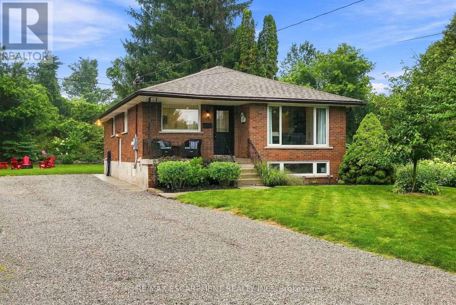 10 Taylor Crescent, Hamilton, Ontario  L9H 6B3 - Photo 4 - X13659932