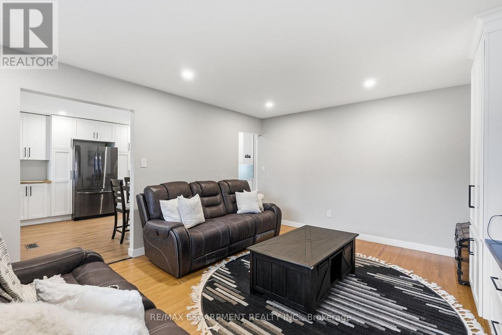 10 Taylor Crescent, Hamilton, Ontario  L9H 6B3 - Photo 9 - X13659932