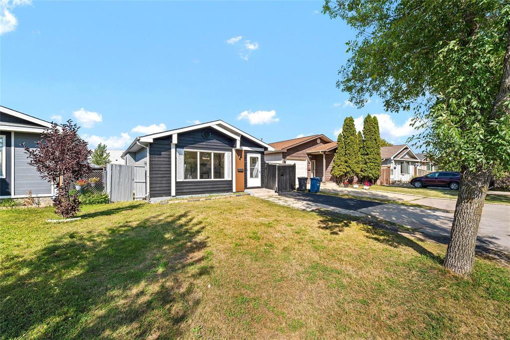 286 Barnham Crescent, Winnipeg, Manitoba  R2R 2T6 - Photo 1 - 202621815
