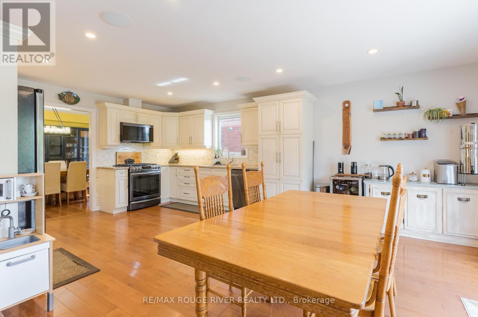 969 Avery Avenue, Peterborough, Ontario  K9J 0G9 - Photo 6 - X13729186